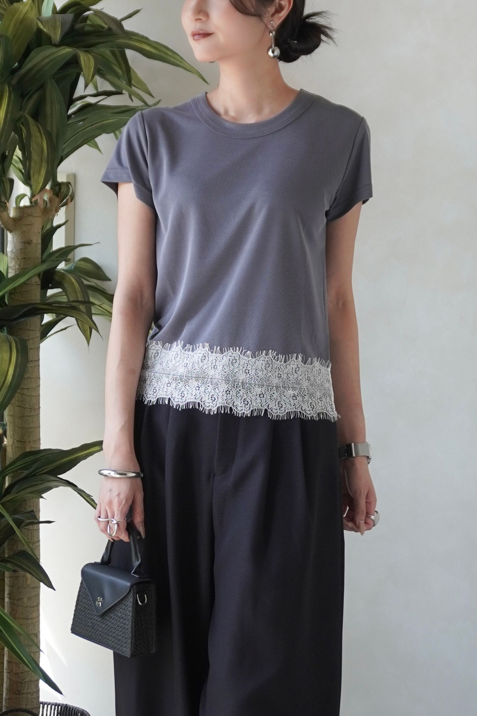 レース コンパクトTシャツ (ブルー) hem scallop lace compact T-Shirt (Blue) /  26SS