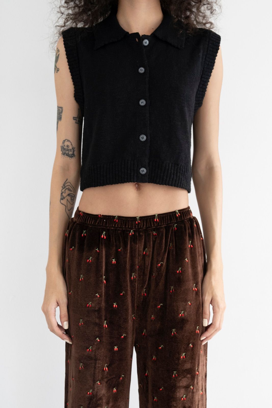 チェリーエンブロイダリーベロアパンツ (ブラウン) Cherry Embroidered Velour Pants (Brown) /  26SS