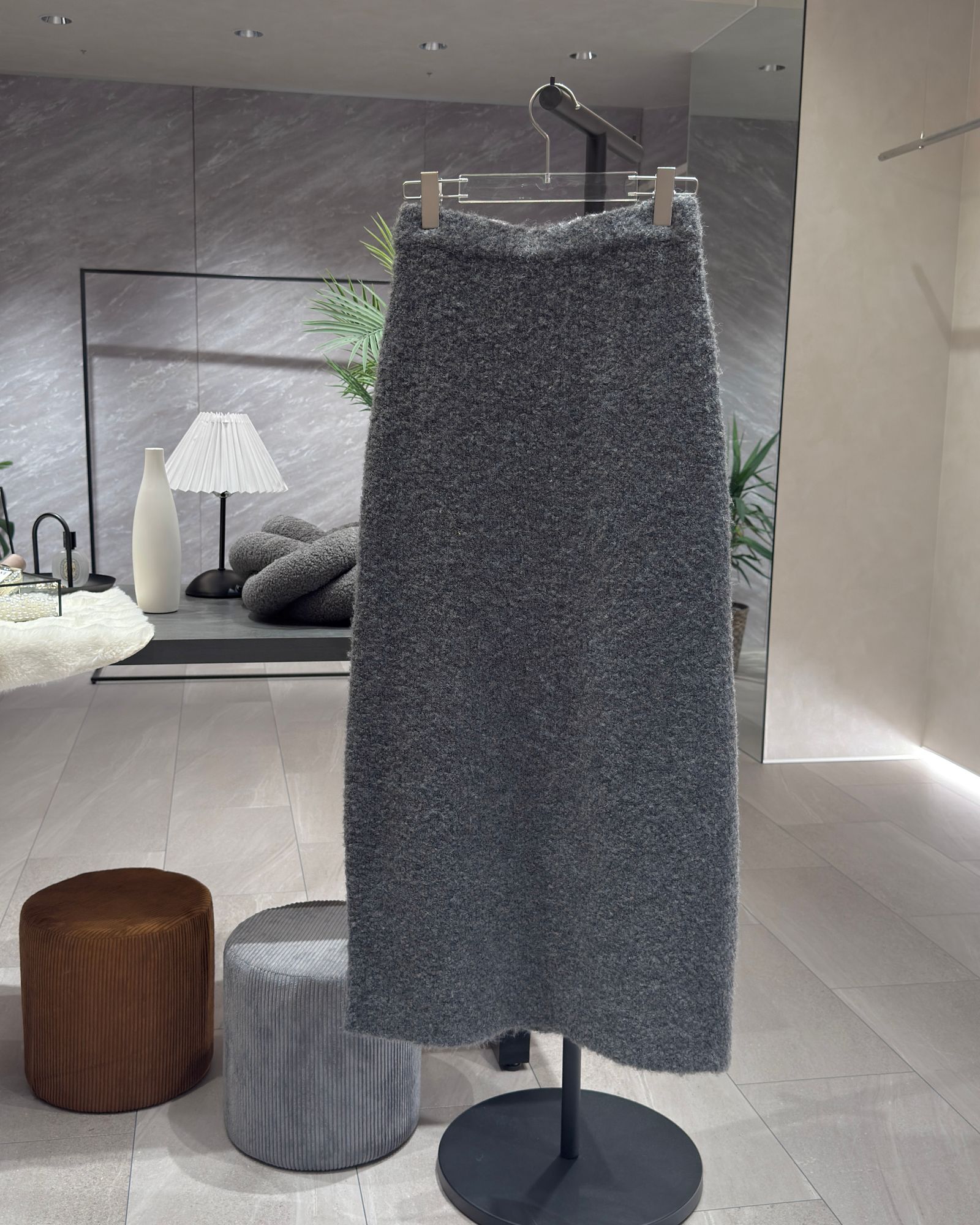 boucle pencil knit SK / ブークレ ペンシルニットスカート (チャコール) / 25AW