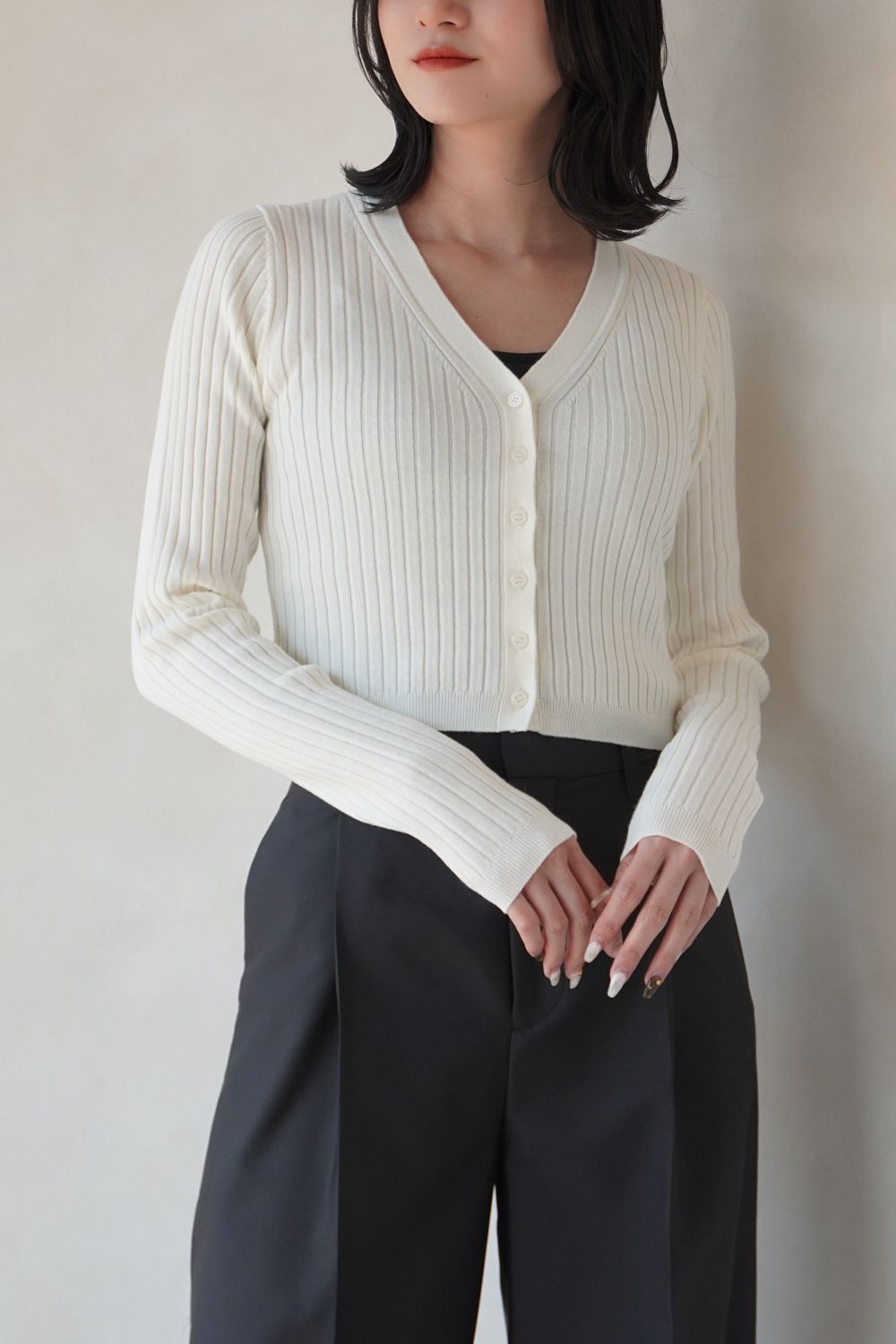V-NECK CARDIGAN (ホワイト)