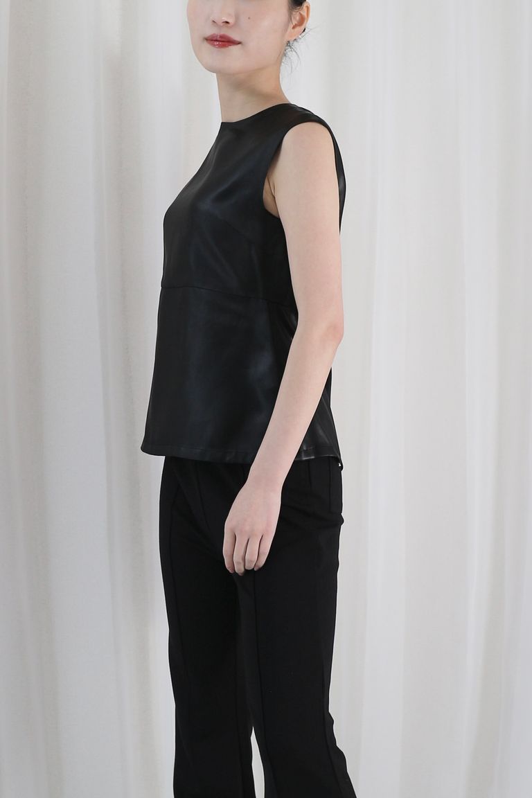 156cm 着用:38 (店内照明)