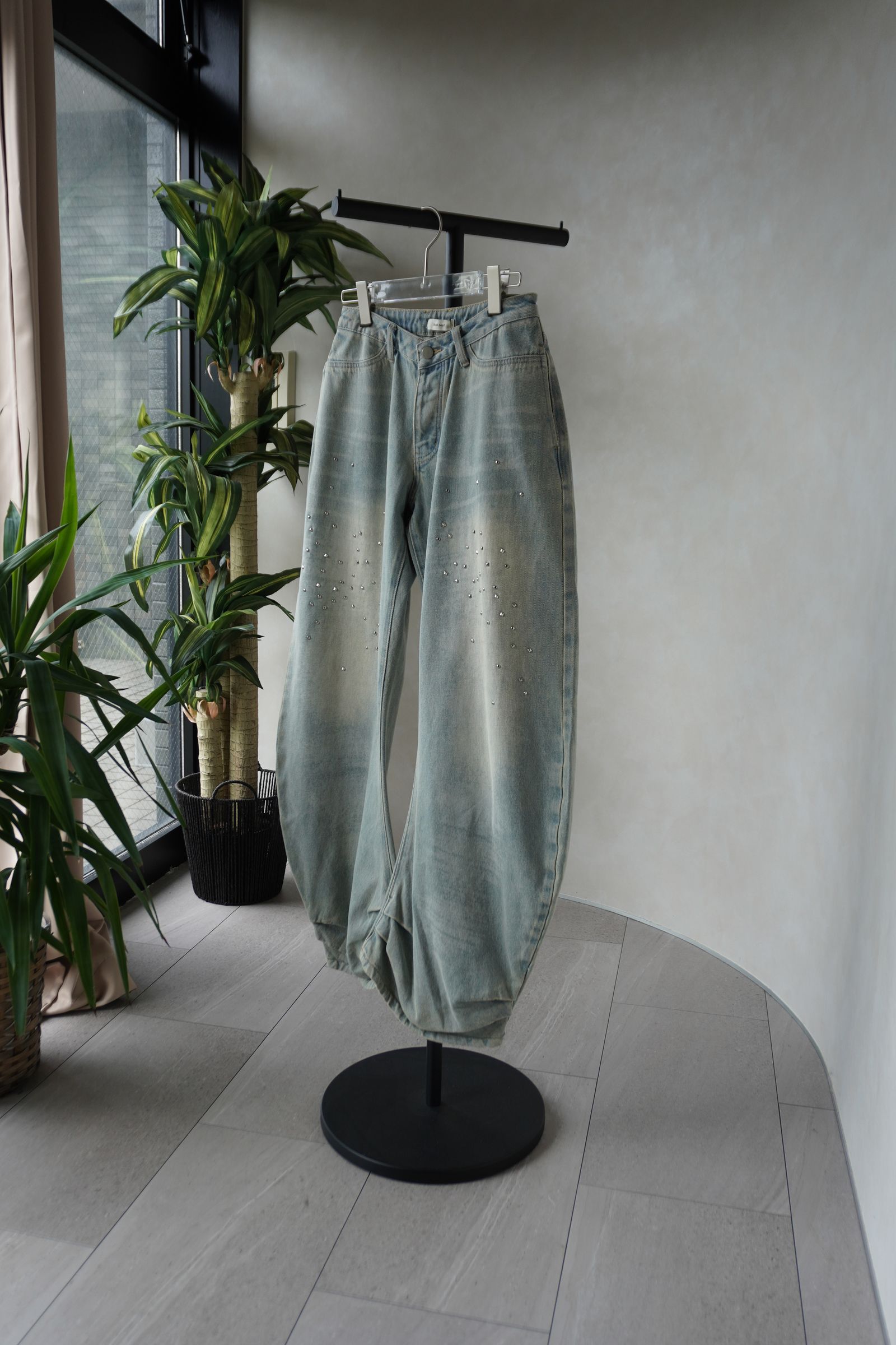 スタッズ ドレープデニム (ブルー) studded draped denim pants(unisex) (Blue) /  26SS