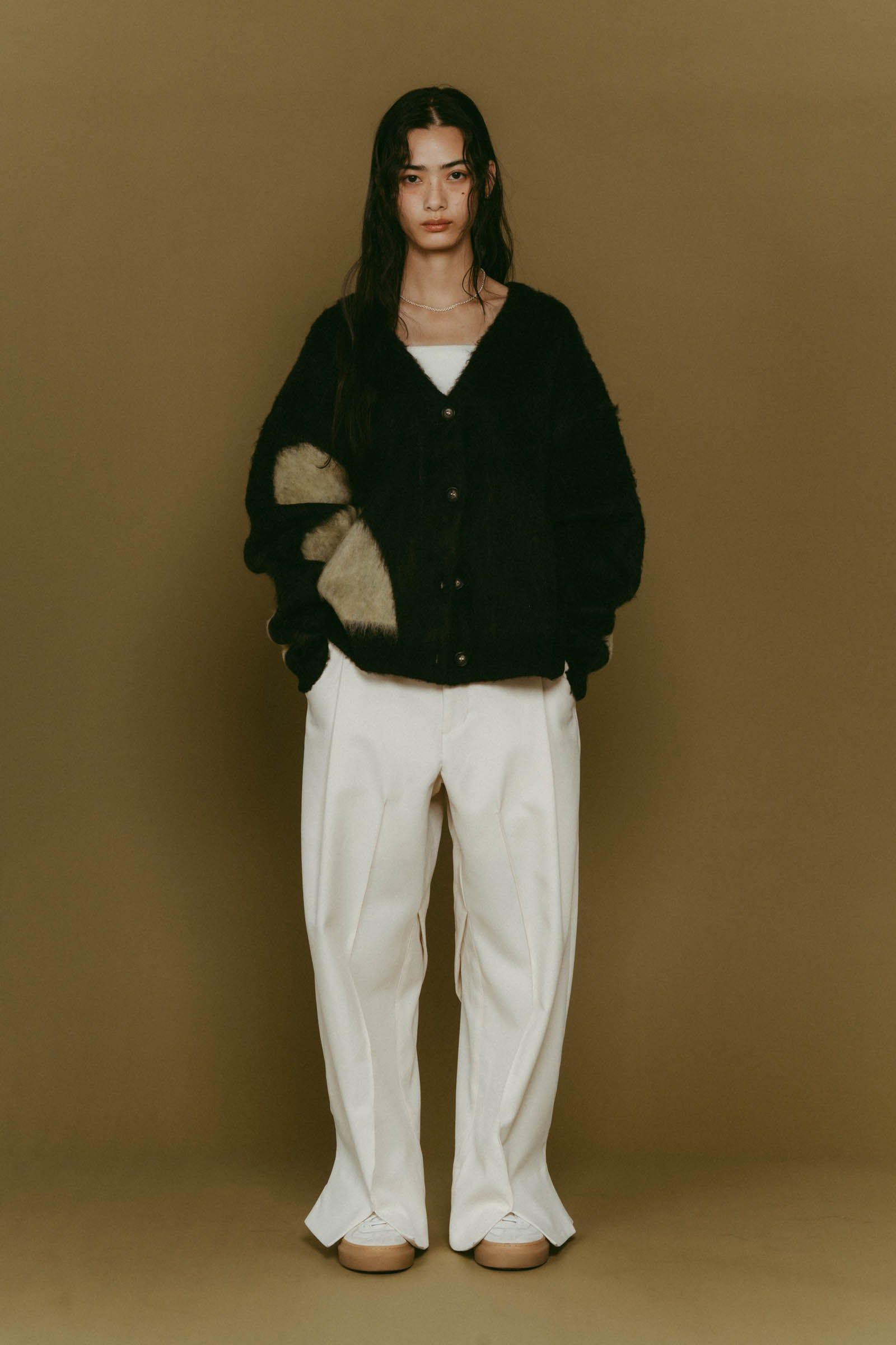 Vnack cardigan(unisex) / Vネックカーディガン (ブラック) / 25AW