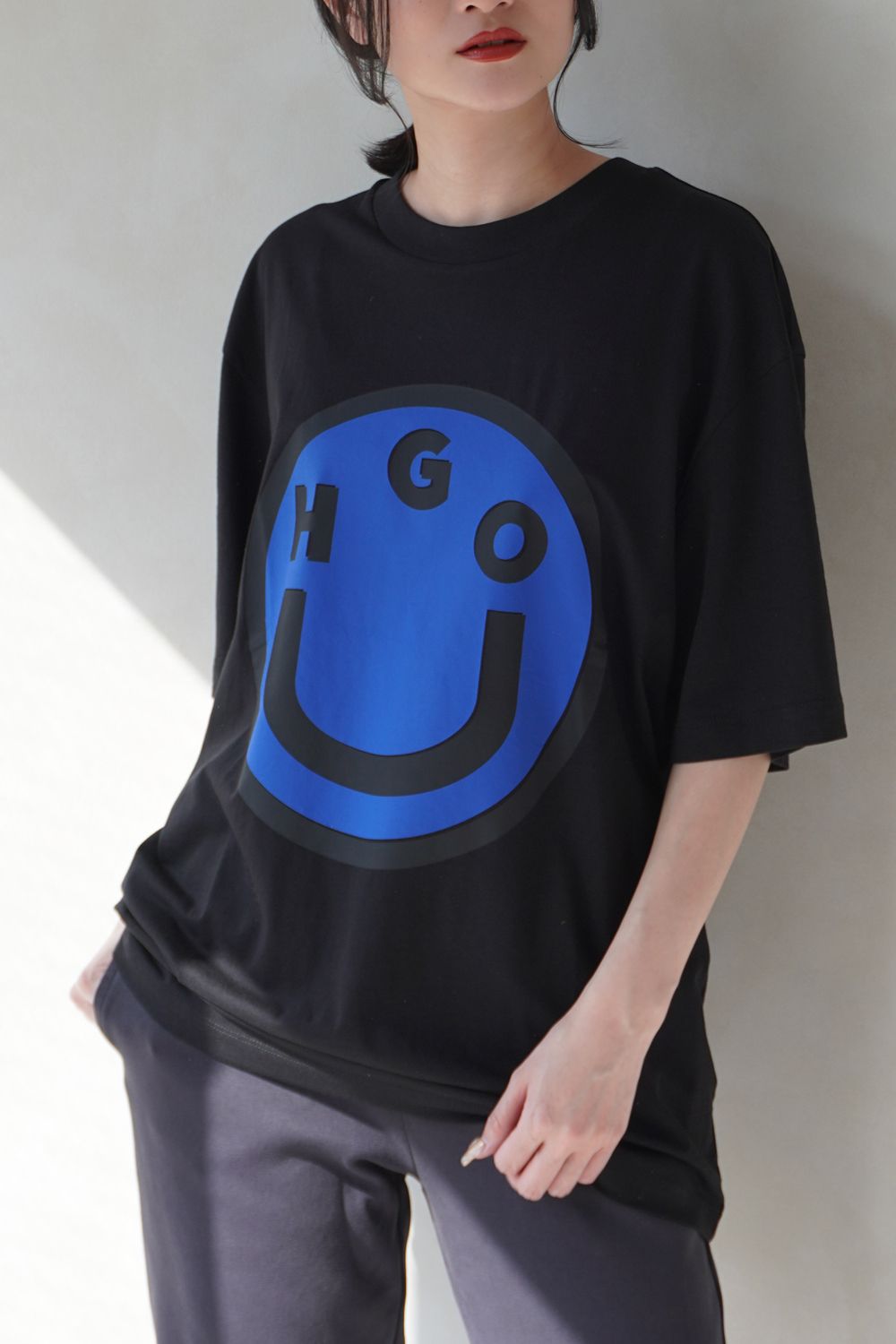 【HUGO BLUE】スマイルプリントTシャツ (ブラック) / ユニセックス