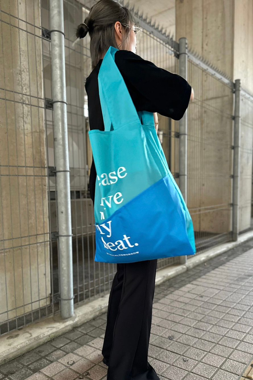 再生PETのBAGでHAVE MY SEATを叫ぶBAG (ライトブルー)