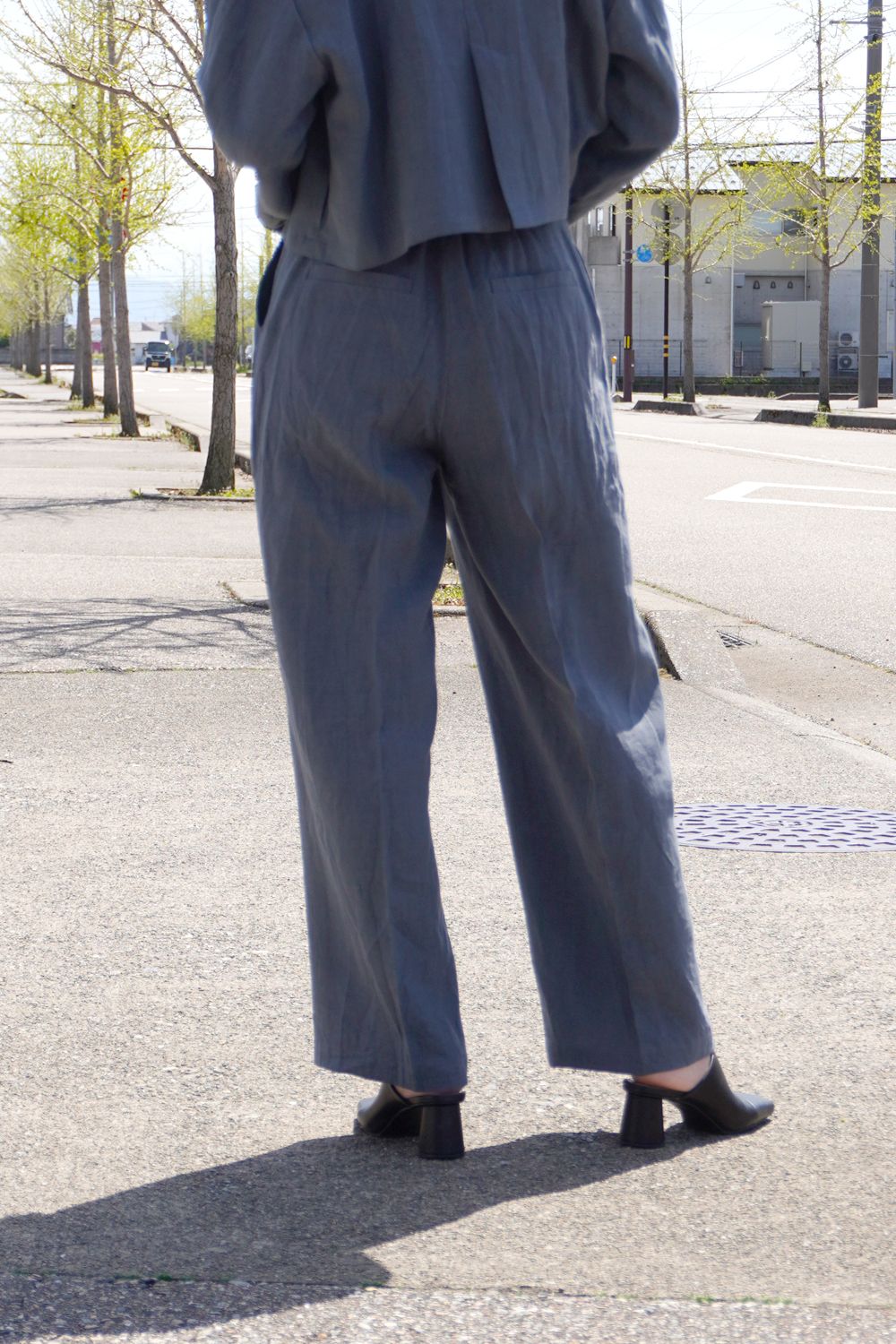 BELTED WIDE LINEN PANTS / ベルテッド コクーンワイドリネンパンツ (チャコール)