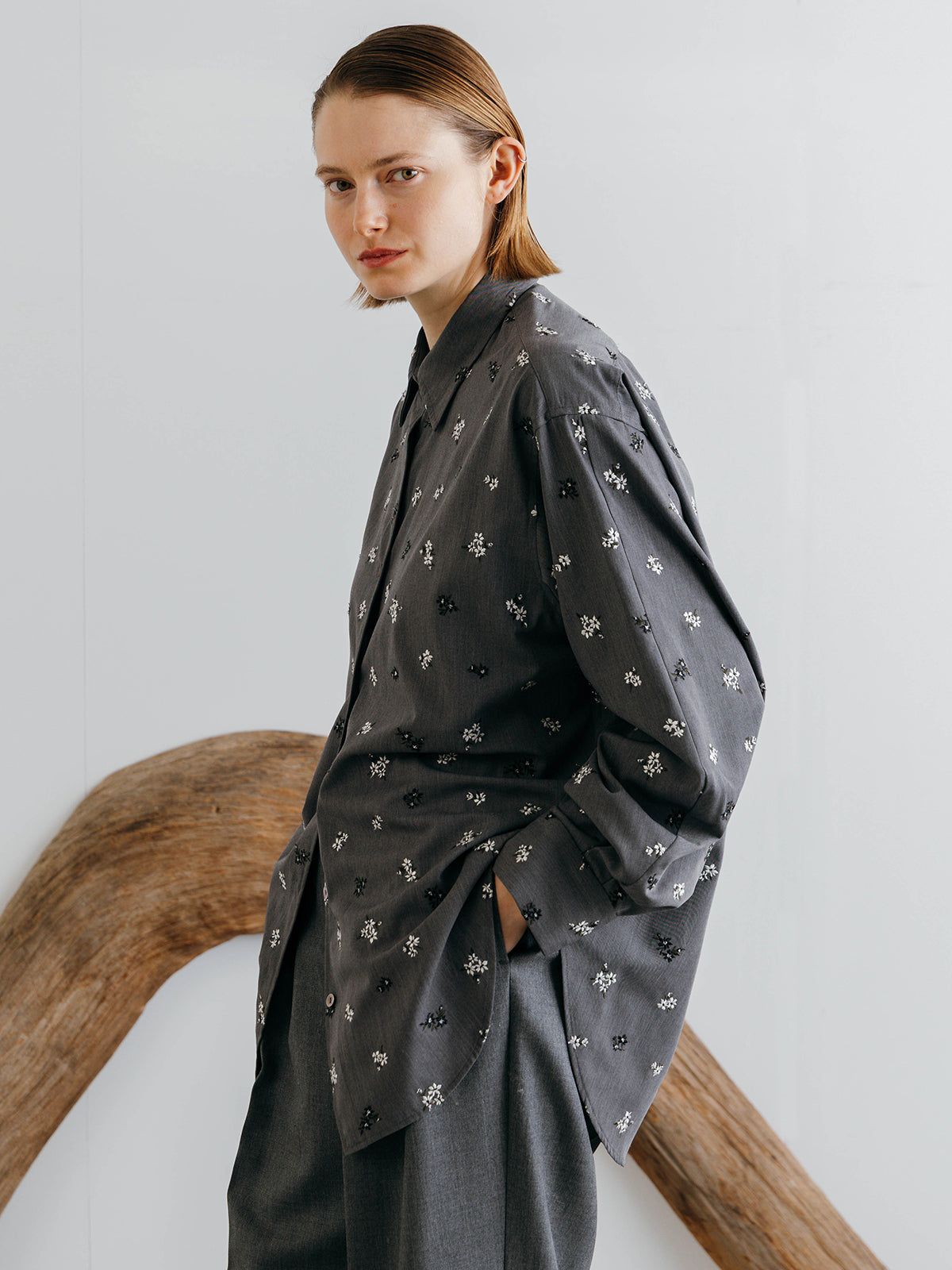 FLOWER EMBROIDERY SHIRTS (Gray) / フラワーエンブロイダリー シャツ (グレー) / 26SS