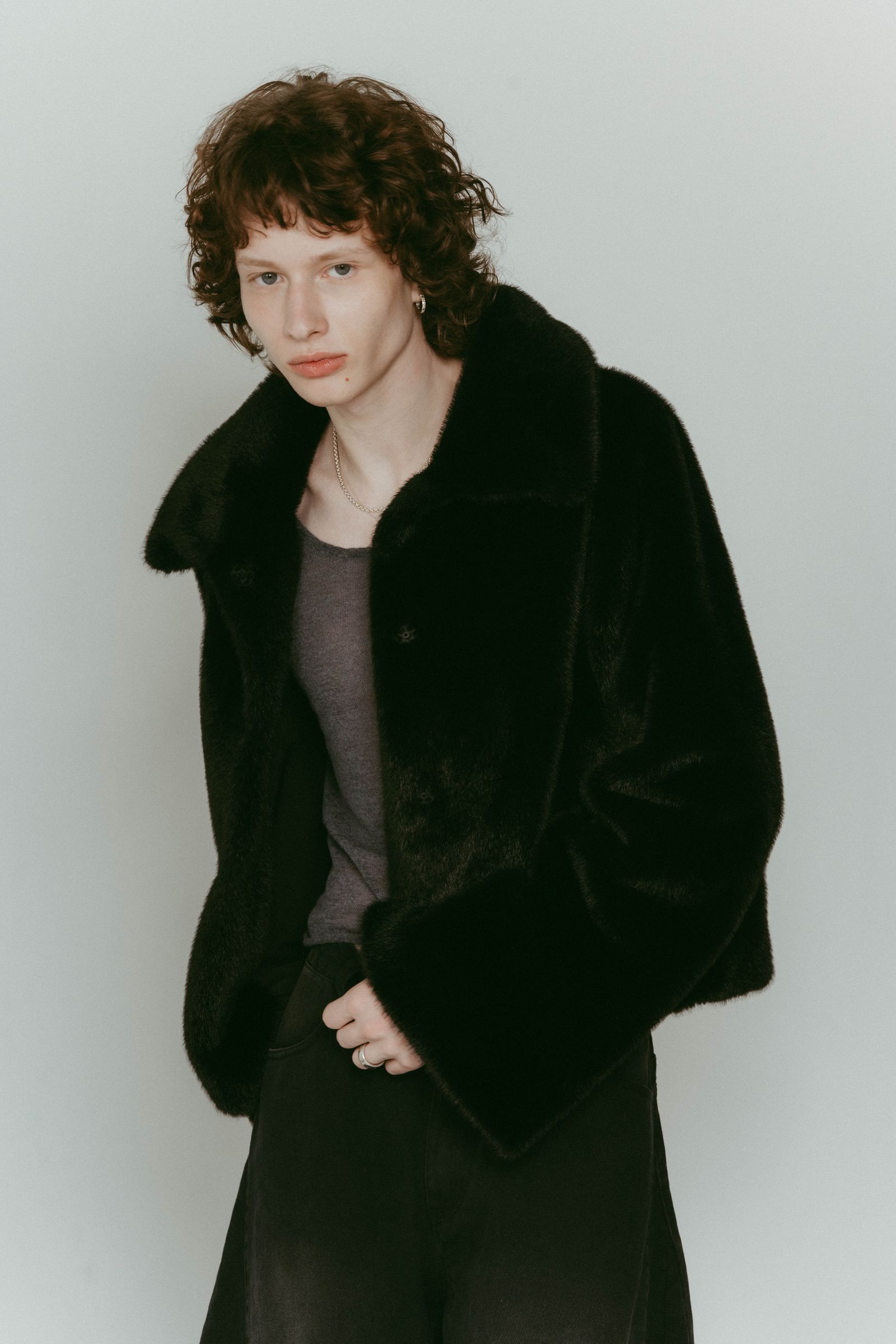 point collar fur coat / ポイントカラー ファーコートジャケット (ブラック) / 25AW