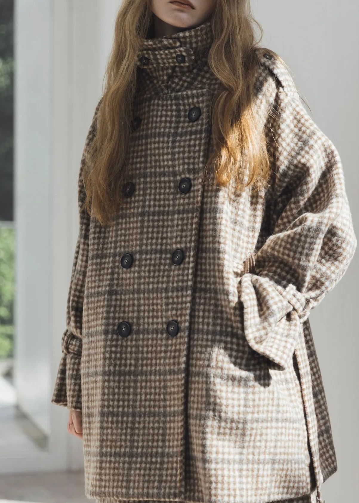 middle shaggy volume sleeve trench coat / ミドル シャギートレンチコート (キャメル) / 25AW