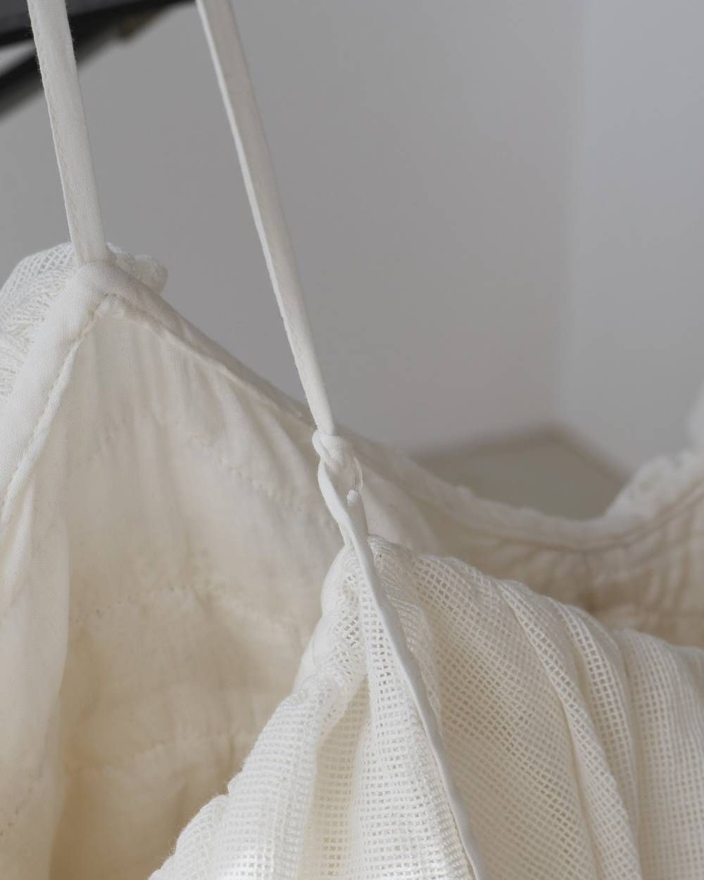メッシュフリルキャミソール (ホワイト) Mesh Frill Camisole (White) / 26SS