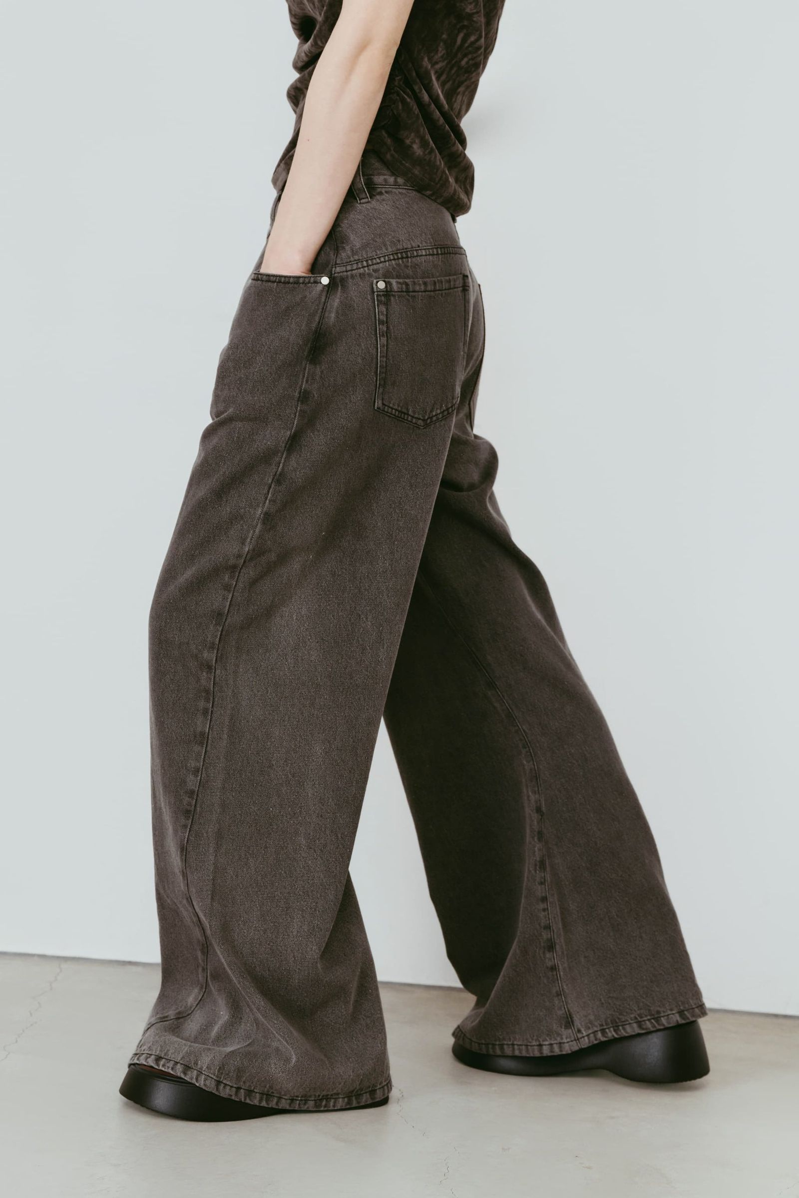 ワイドベルボトムデニムパンツ (グレー) wide bell-bottom denim pants (Gray) /  26SS