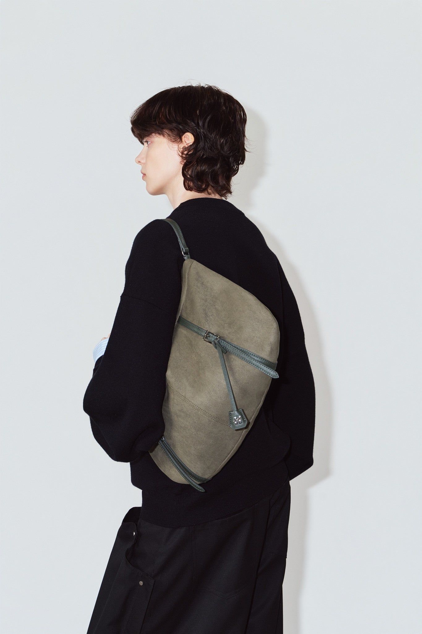 スエード ムーンバッグ (カーキ) suede moon bag (Khaki) / 26AW
