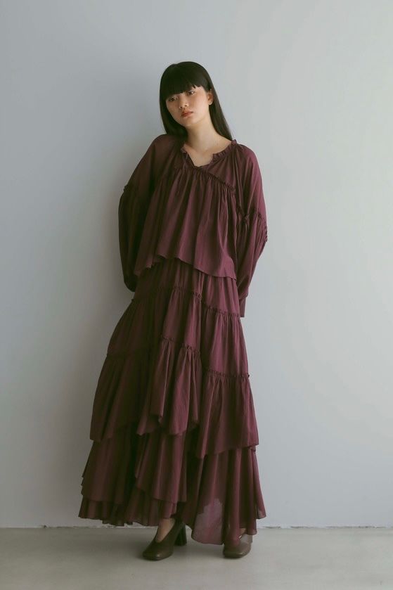 COTTON TIERED SKIRT / コットン ティアードスカート (バーガンディー) ミモレ丈 / ウエストゴム / ペチコート付き