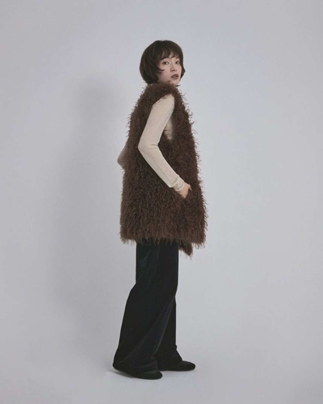 【先行予約】【26TH-18】カーリーファーベスト (ブラウン) Curly Fur Vest (Brown) /  エコファー  /  フェイクファー 【受注期間6/14 23:59まで】