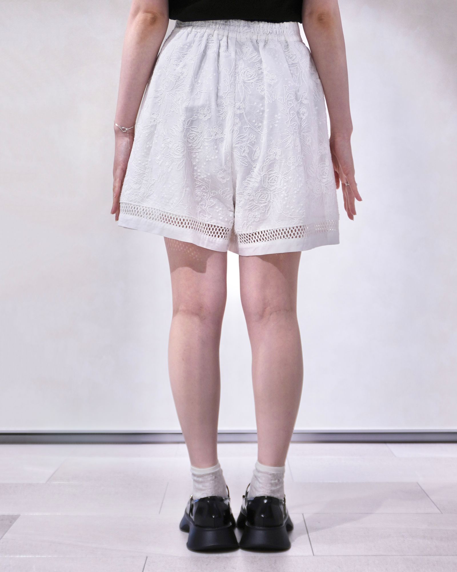 WILLFULLY - コットンレース ショートパンツ (ホワイト) cotton lace