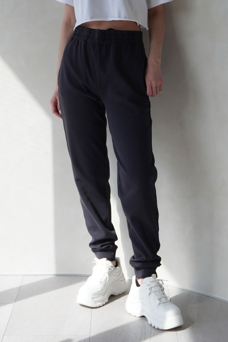 163cm 着用:XS (自然光)