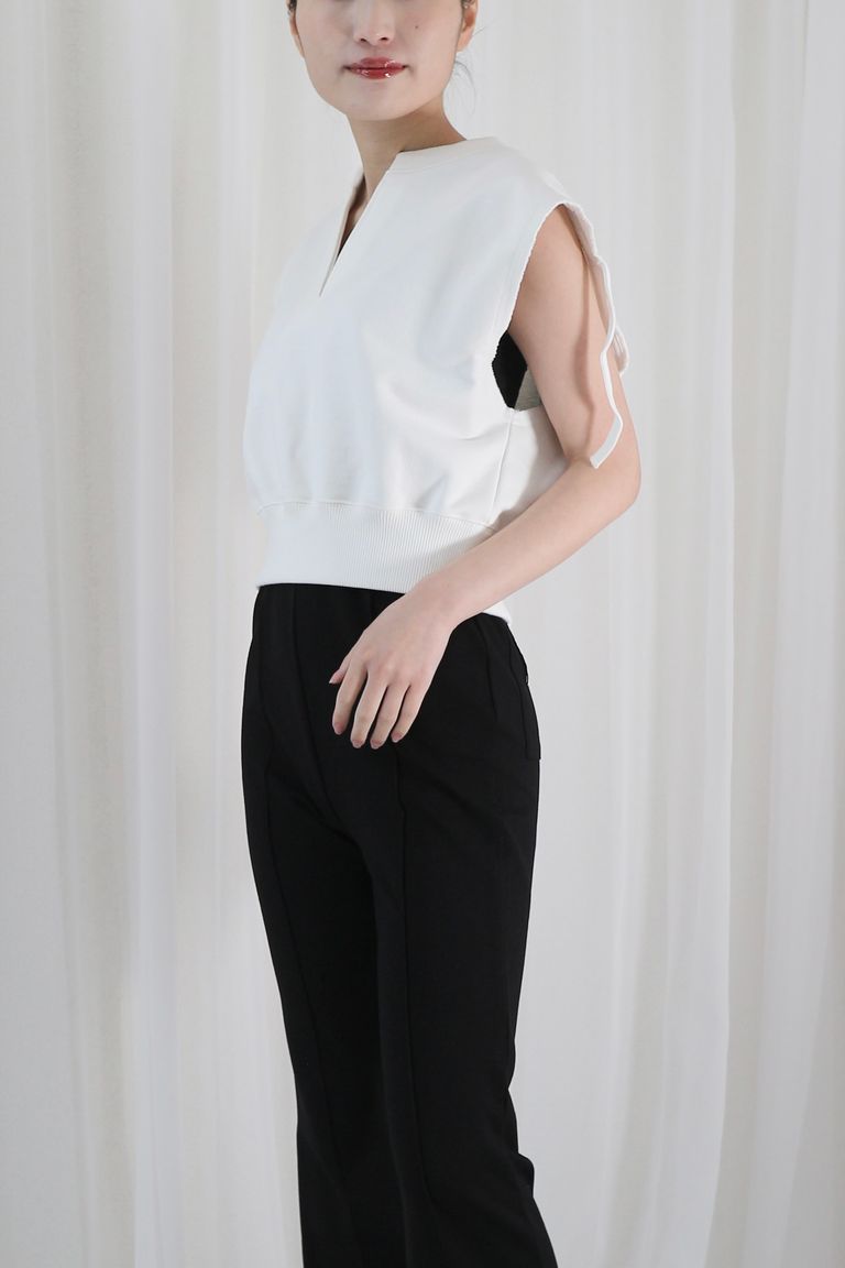 156cm 着用:36 (店内照明)