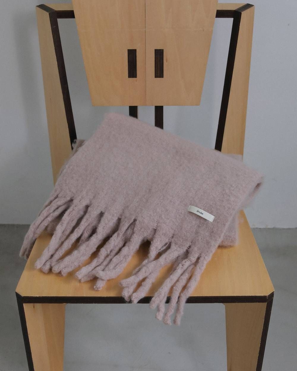 ソフトフリンジ ストール (ピンク) Soft Fringe Stole (Pink) / 26AW 【6月29日まで期間限定予約】