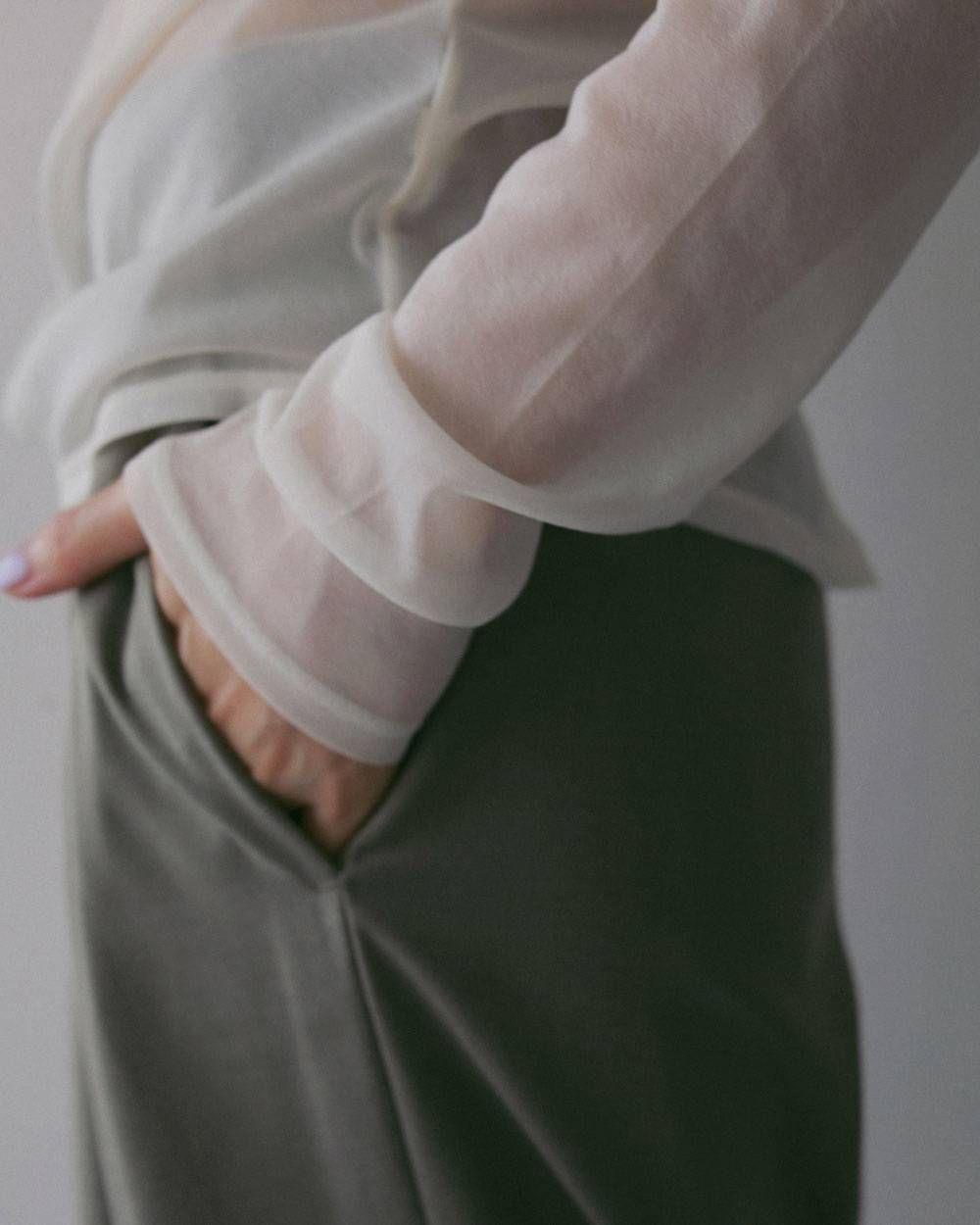 スリット シフォントップス (アイボリー) Slit Chiffon Tops (Ivory) / 27SS