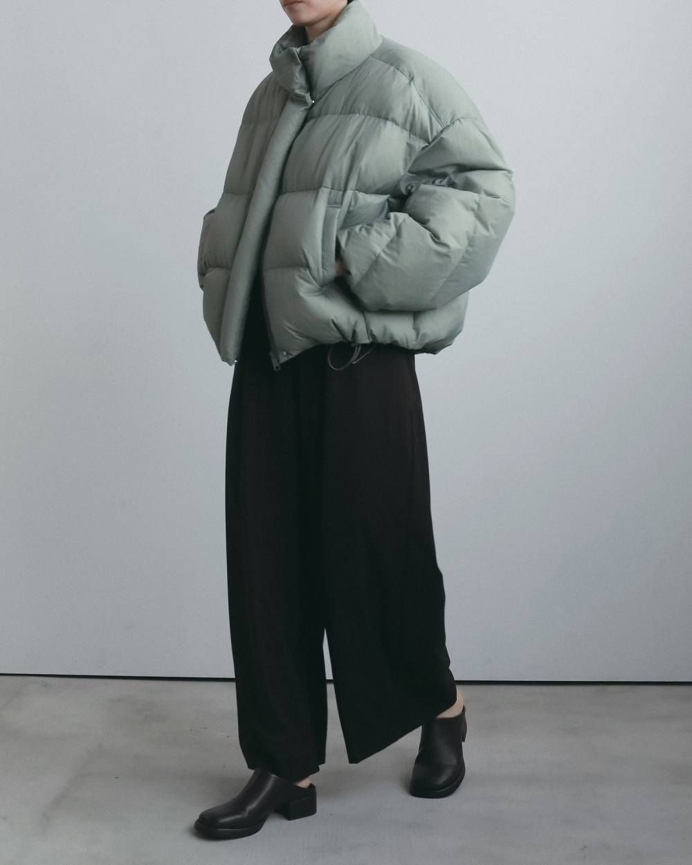 スタンドカラーダウンジャケット (オリーブ) Standcollar Down Jacket (Olive) / 26AW 【6月29日まで期間限定予約】