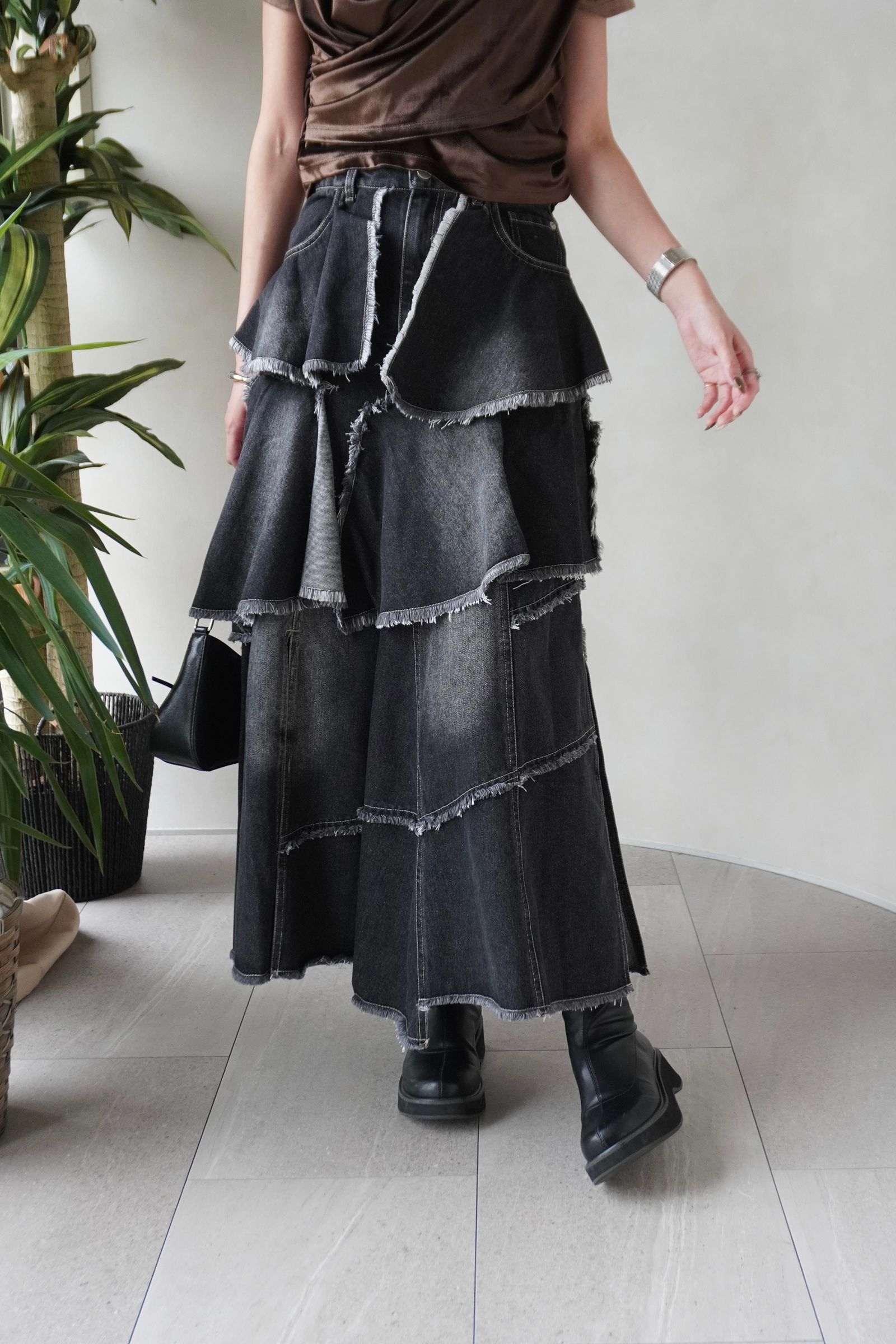 ランダム ティアードフリル デニムスカート (ブラック) random tiered frill denim SK (Black) /  26AW