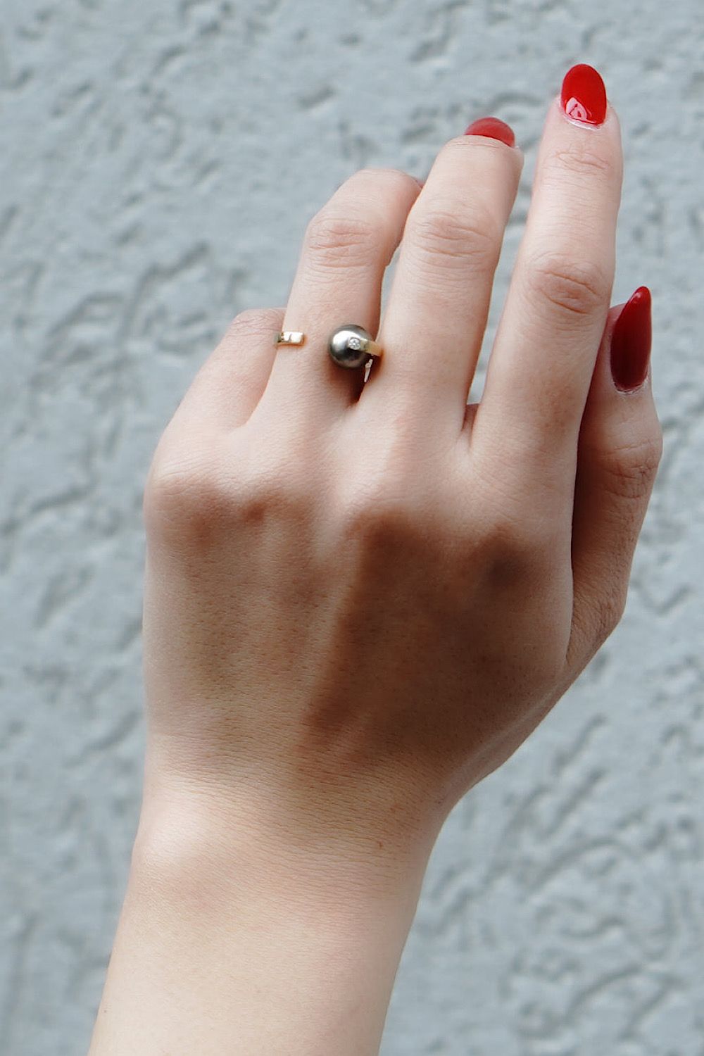 GYPPHY - STRING BLACK-LIP PEARL RING / ストリング 黒蝶パール