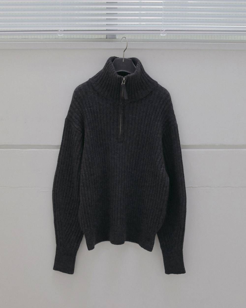 ハーフジップリブニット (チャコールグレー) Halfzip Rib Knit (Charcoal gray) / 26AW 【6月29日まで期間限定予約】