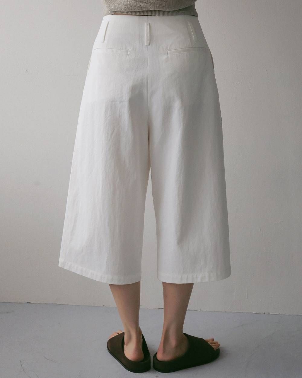 タック バミューダパンツ (ホワイト) Tuck Bermuda Pants (White) / 27SS