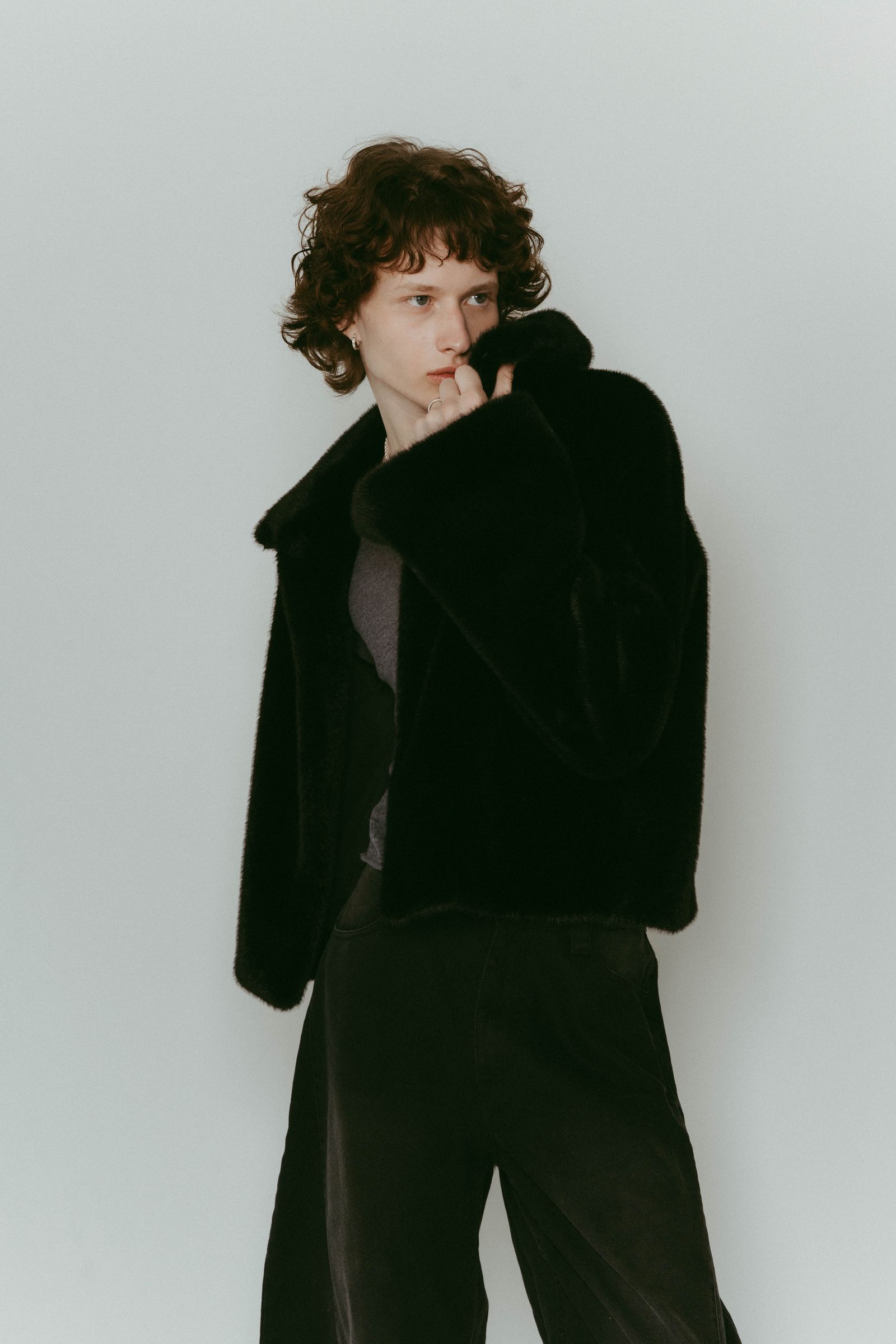 point collar fur coat / ポイントカラー ファーコートジャケット (ブラック) / 25AW