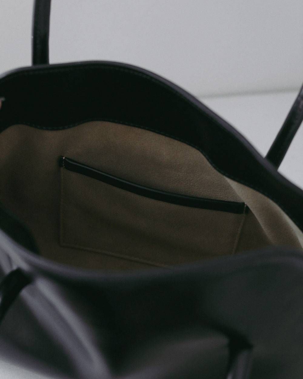 レザーボストンバッグ (ブラック) Leather Boston Bag (Black) / 27SS
