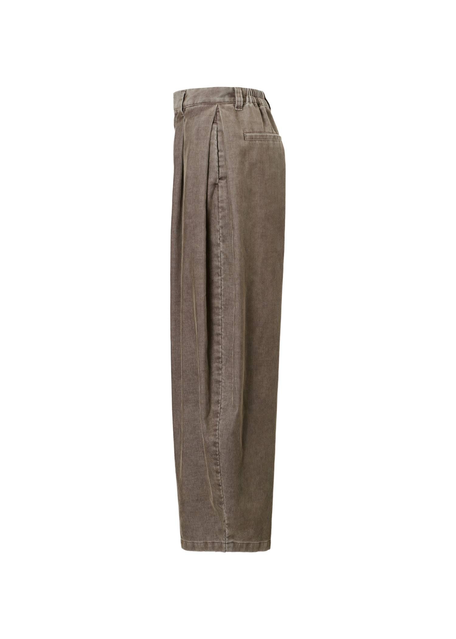 サイドタック コーデュロイ カーブパンツ (アーモンド) side tuck chemical wash corduroy curve PT (Almond) /  26AW
