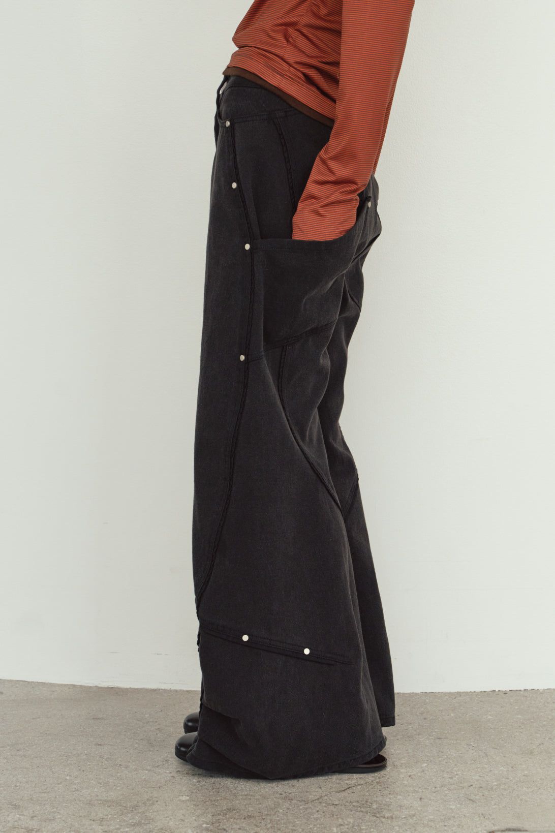 カーブ ユーティリティデニムパンツ (ブラック) curve utility denim pants(Black) (Blue) / 26AW