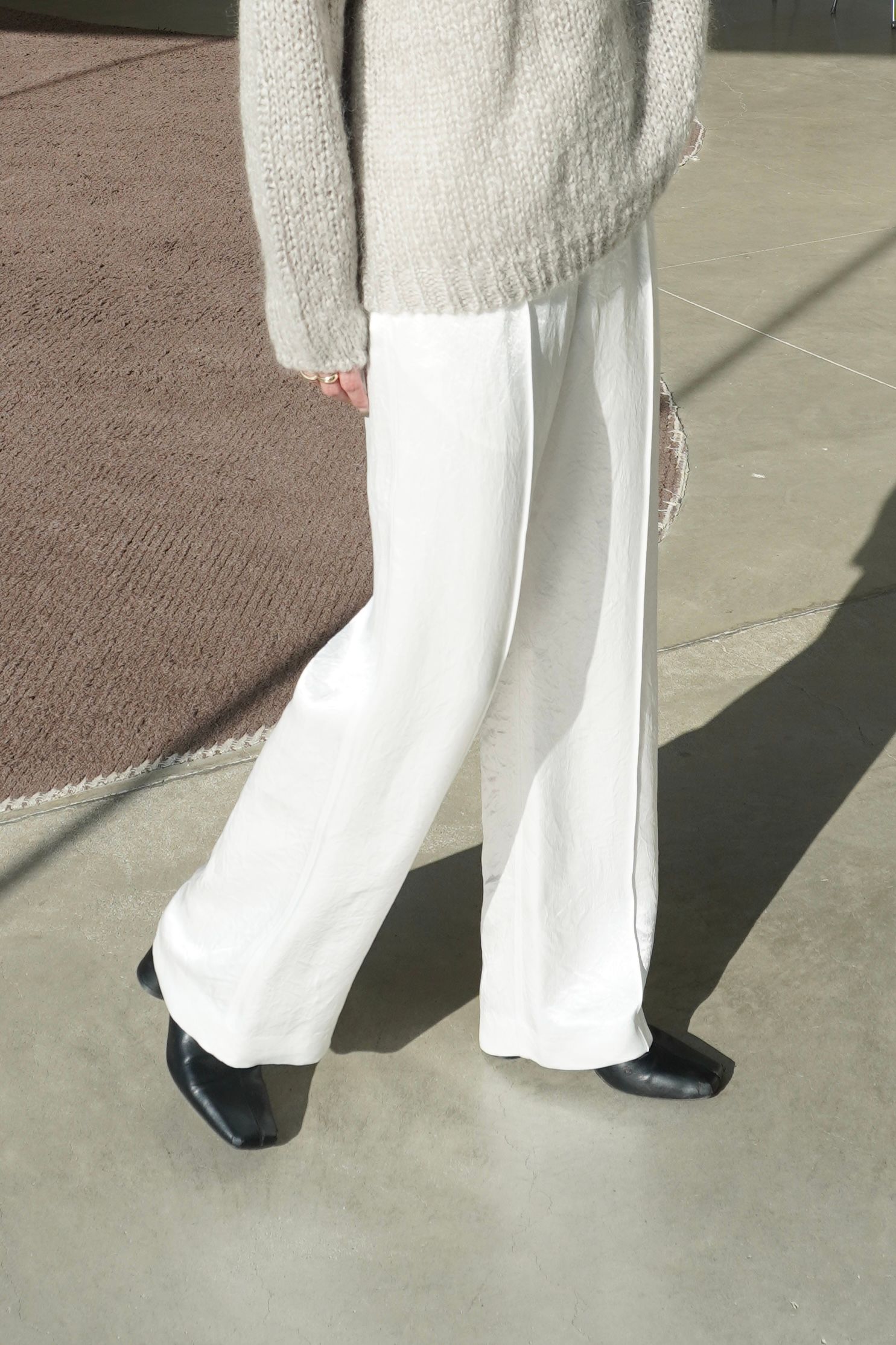 【24AW】SATIN RELAX PANTS / サテンリラックスパンツ (ホワイト)
