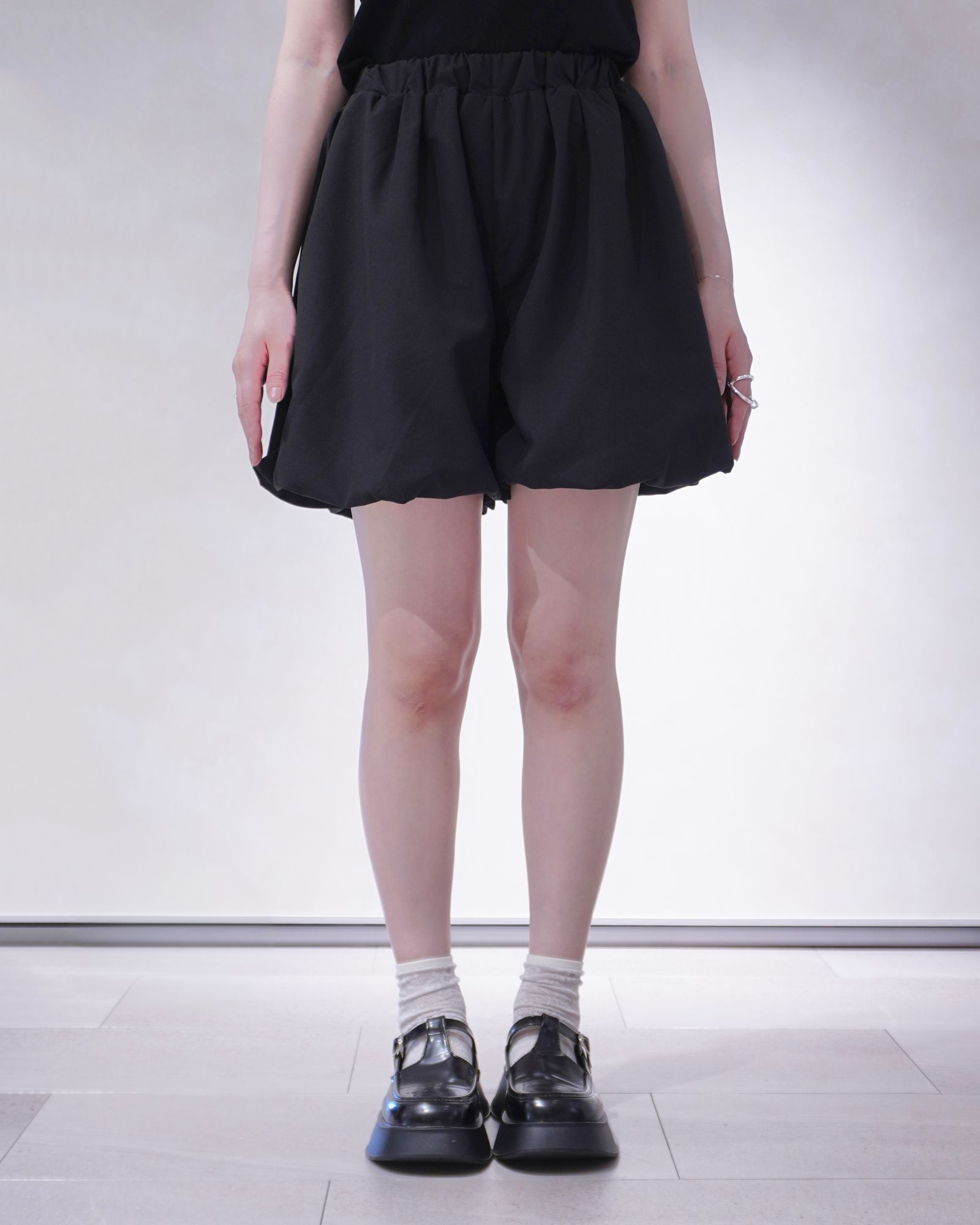 UVカット バルーンショートパンツ (ブラック) balloon hem UV cut gather volume S/PT (Black) /  26SS
