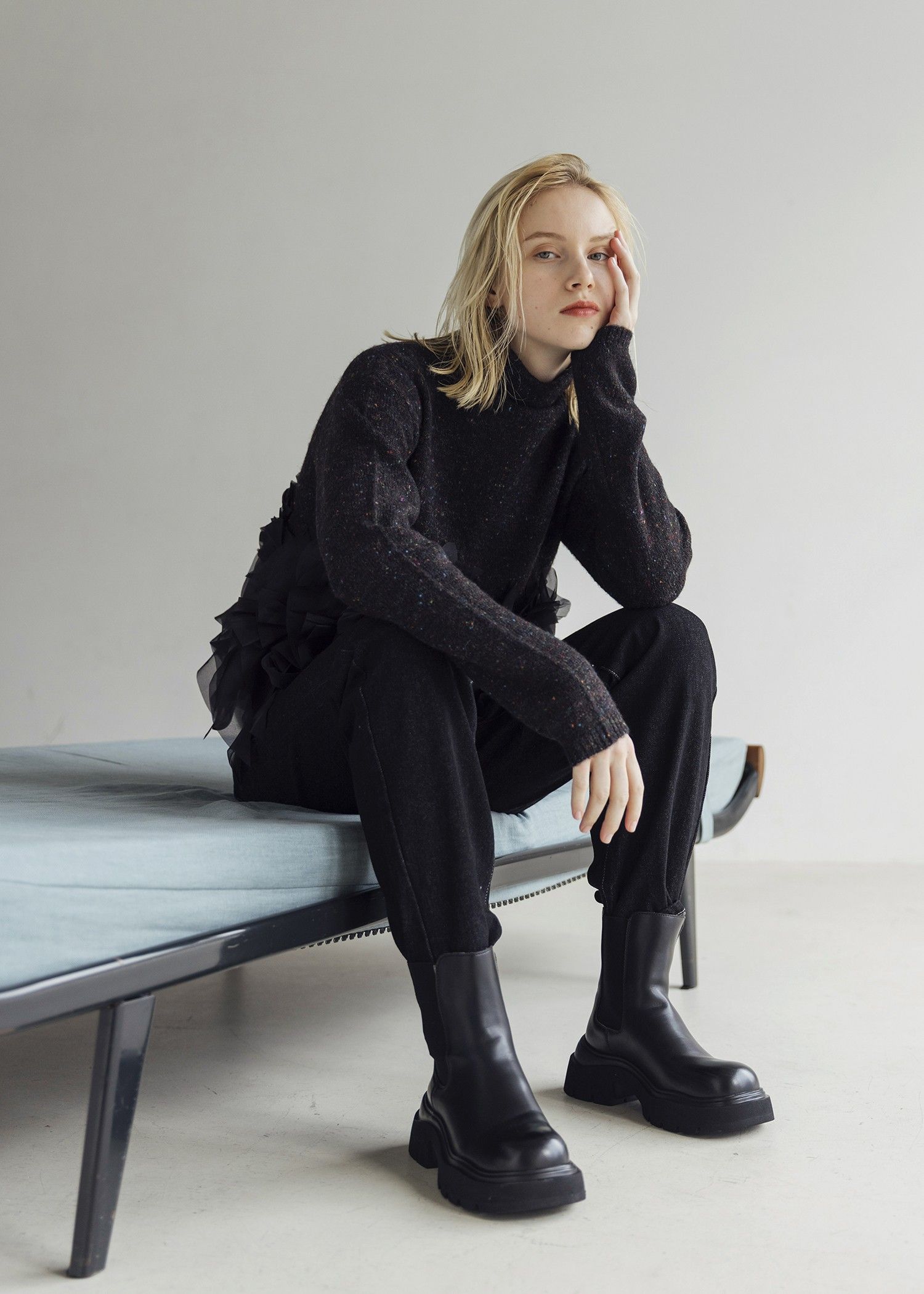 gradation frill bottleneck knit / グラデーション フリルニット (ブラック) / 25AW