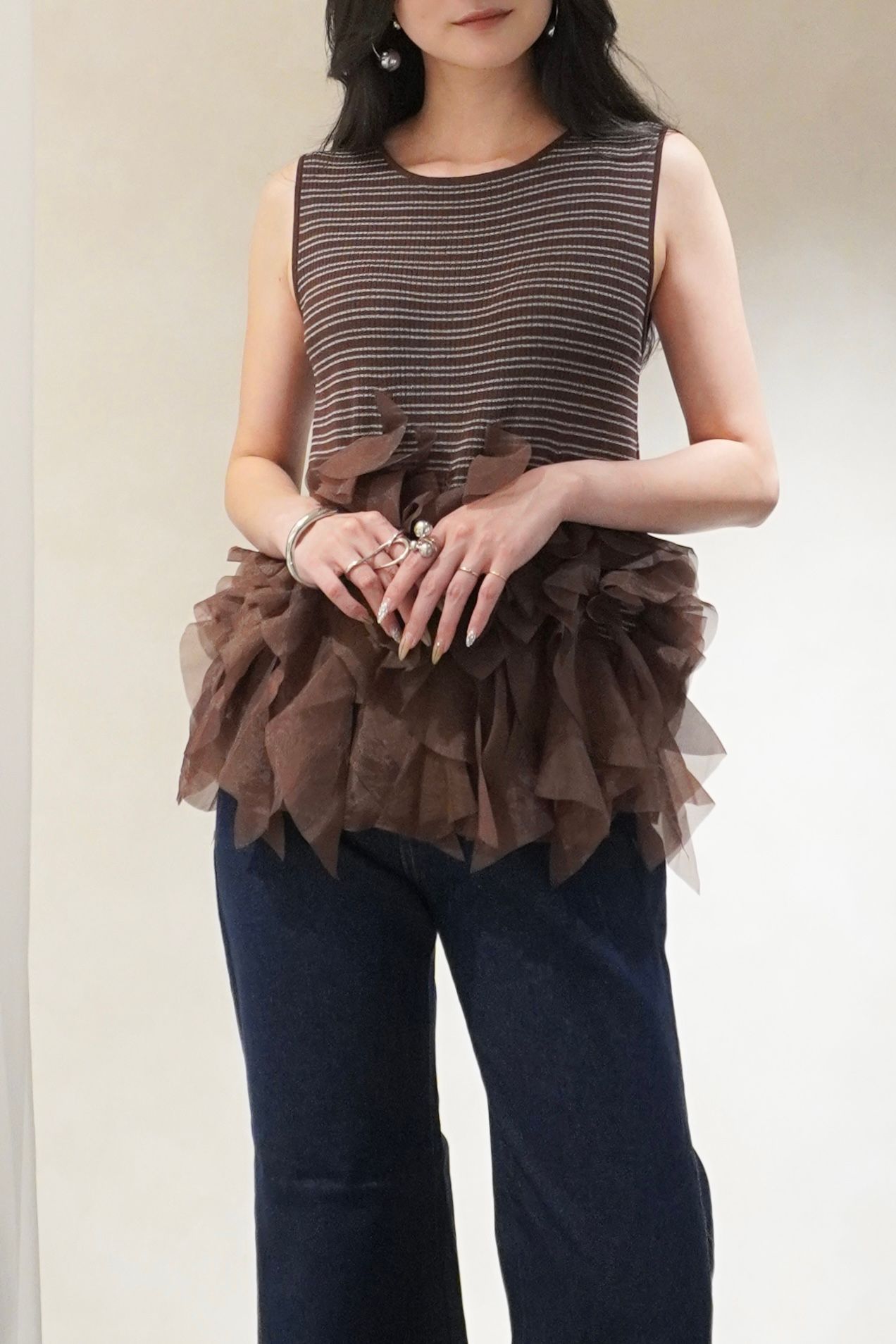 グラデーションフリル ノースリーブニット (ブラウン) gradation frill no sleeve knit (Brown) /  26SS