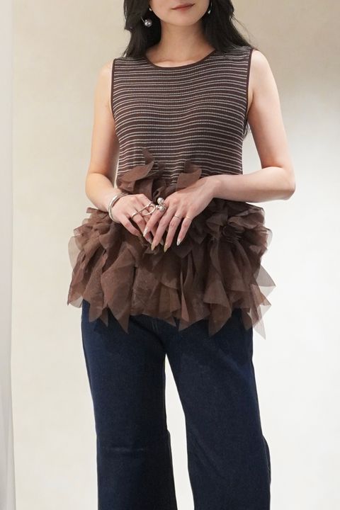 グラデーションフリル ノースリーブニット (ブラウン) gradation frill no sleeve knit (Brown) /  26SS