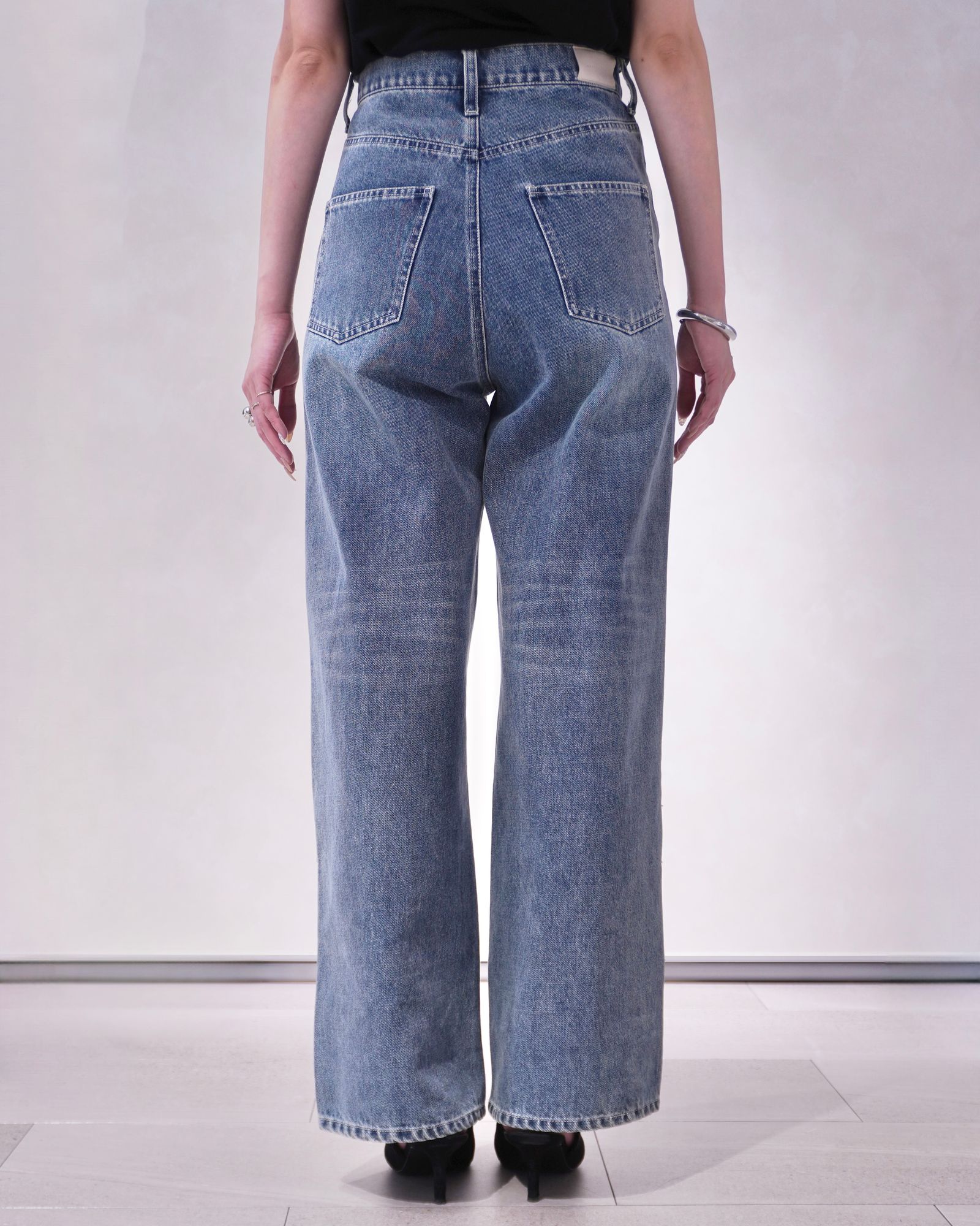 レース ストレートデニムパンツ (ライトブルー) lace embellished hem straight denim PT (Lblue) /  26SS