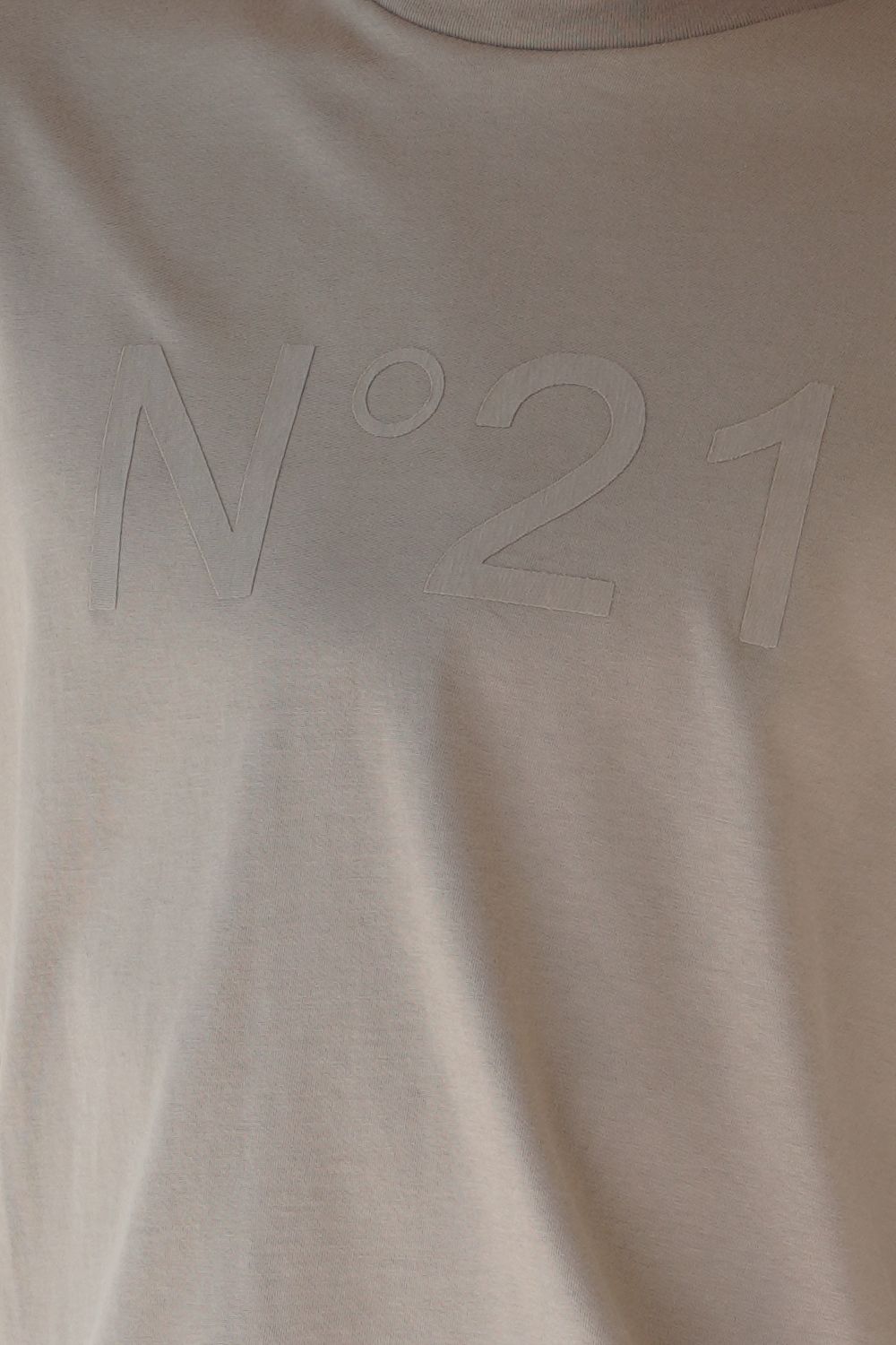 EMBOSSED LOGO T-SHIRT / エンボスロゴT / ユニセックス (ヘーゼルナッツ)
