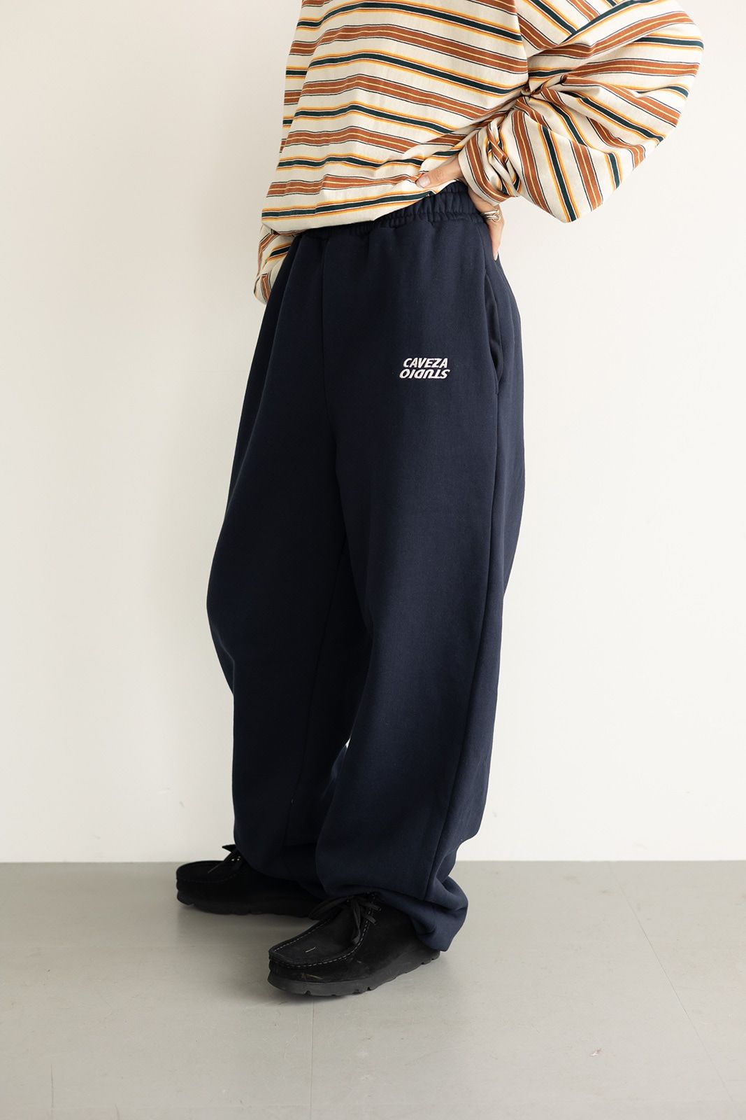 STUDIO CAVEZA スウェットパンツ (ネイビー)