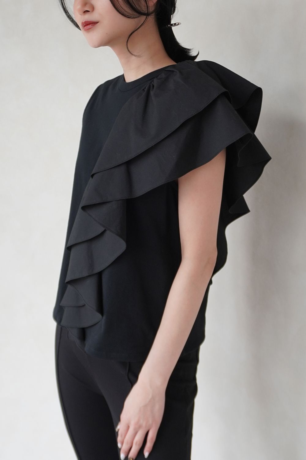 UNBALANCE RUFFLE TANK TOP / アンバランス ラッフル タンクトップ (ノワール)