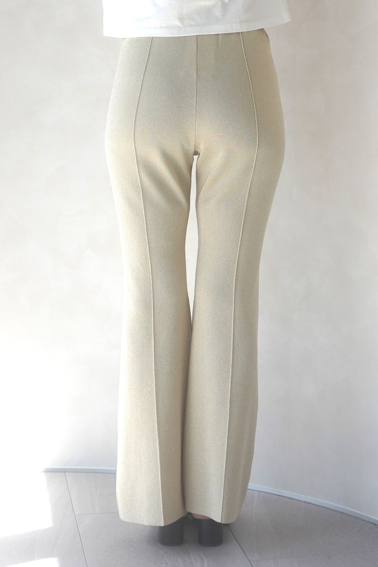 CENTER SEAM FLARE SILHOUETTE KNIT PANTS / センターシームフレアシルエットニットパンツ (ゴールド)