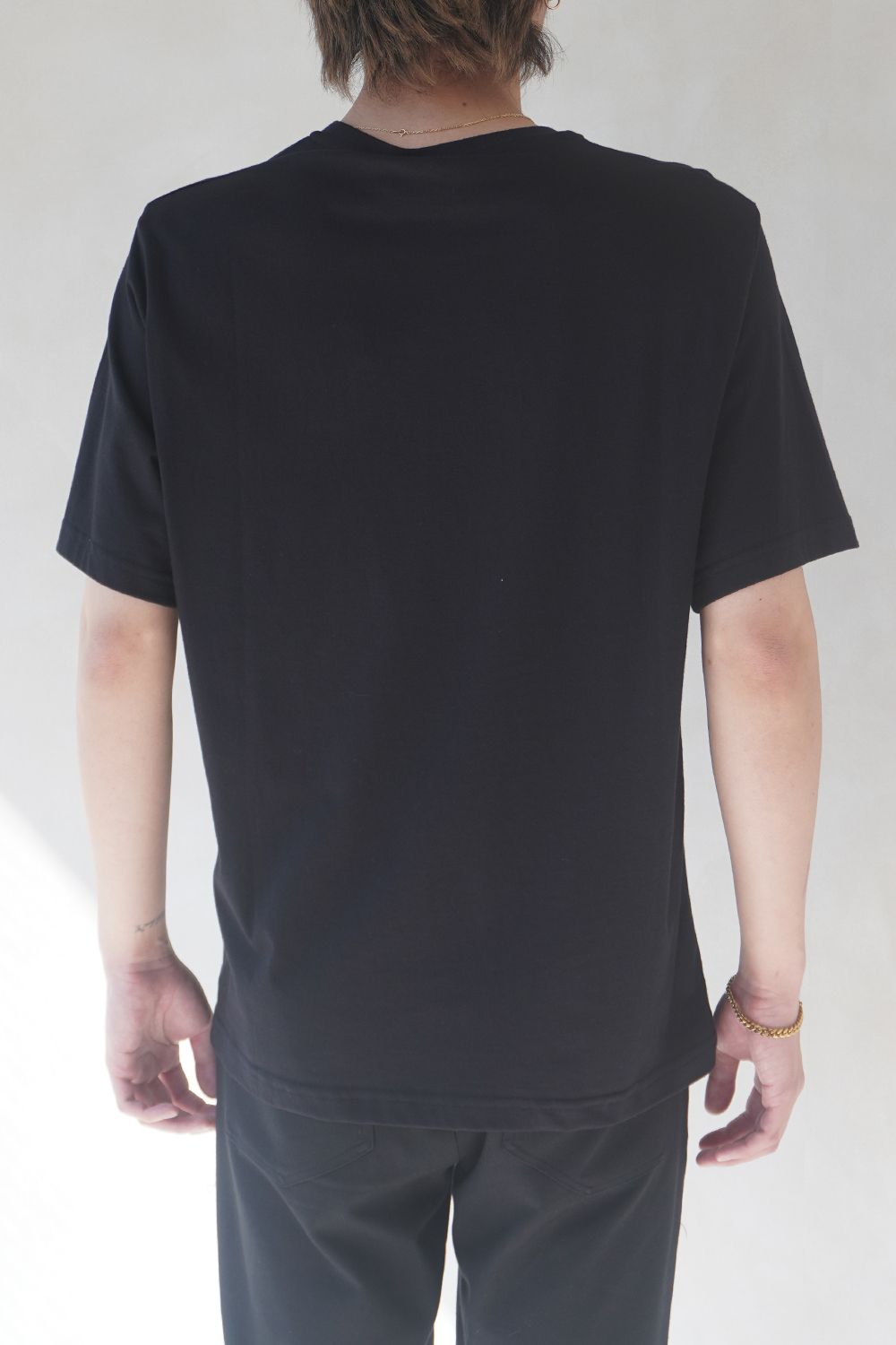 N°21 - EMBOSSED LOGO T-SHIRT / エンボスロゴT / ユニセックス (ブラック) | Sir online store /  サー オンラインストア