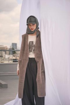 リバーシブル ムートンジレ (ベージュ) Reversible shearling gilet (Beige) / 26AW