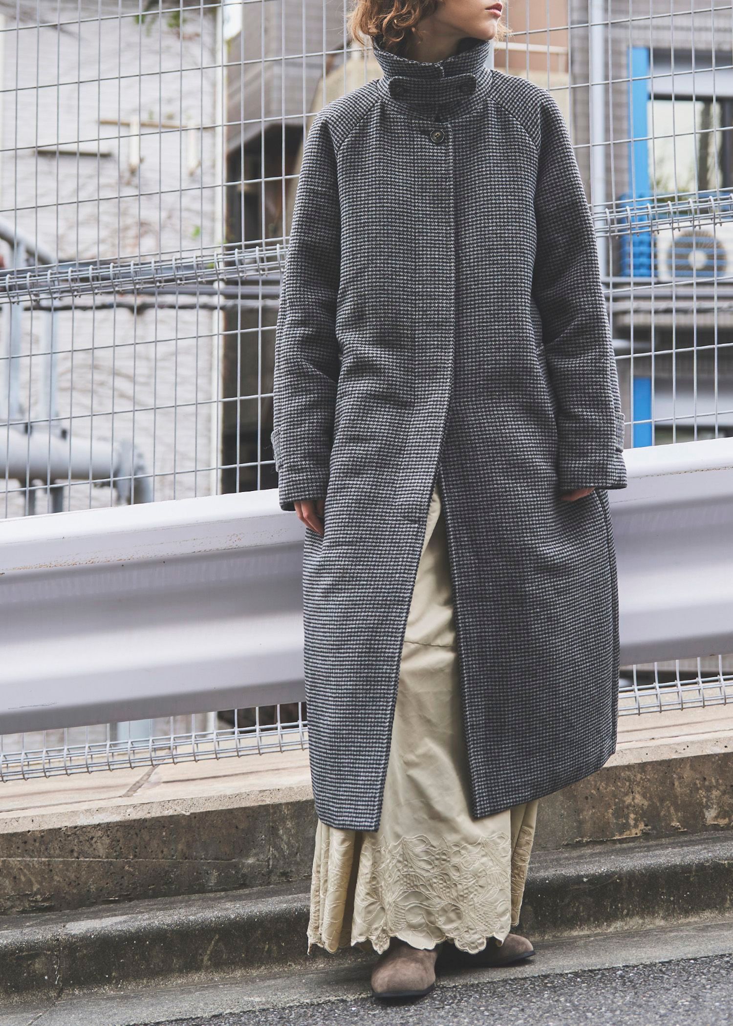 hound tooth soutien collar quilting coat / ハウンドトゥース ステンカラーコート (チャコール) / 25AW /