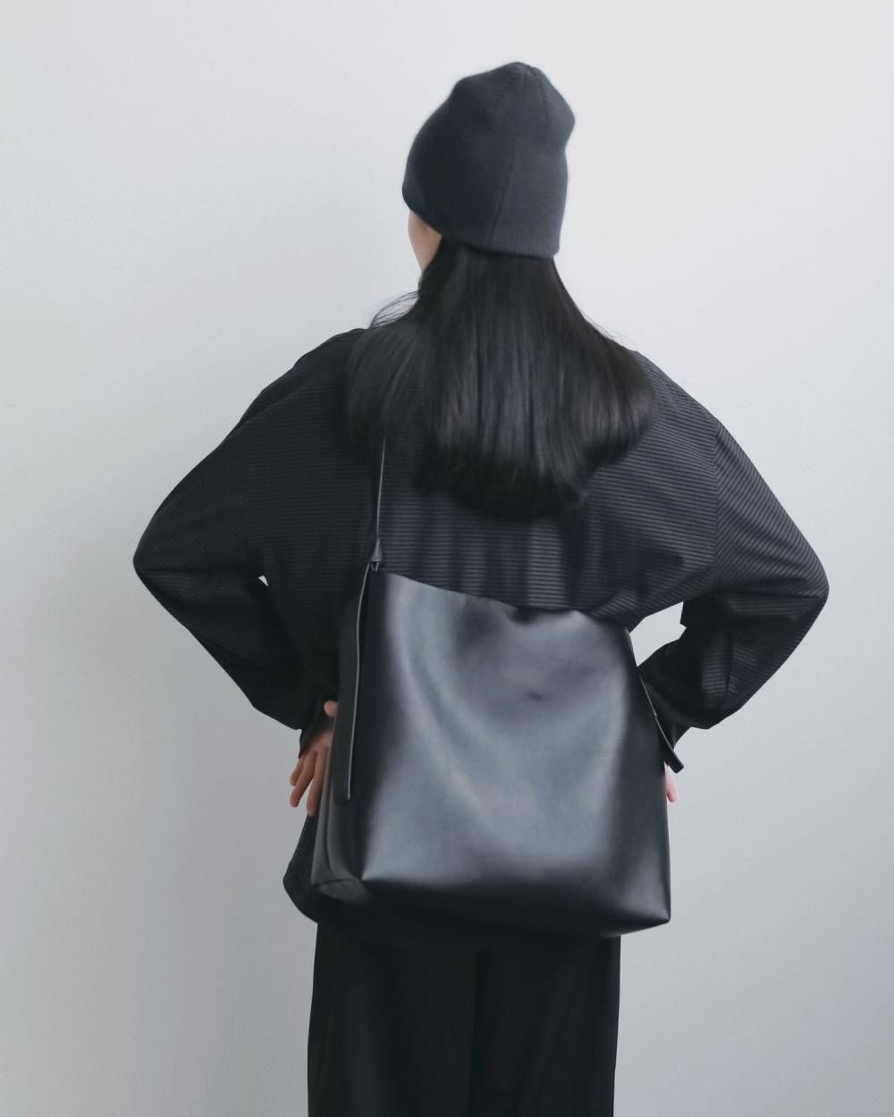 エコレザートートバッグ (ブラック) Ecoleather Tote Bag (Black) / 26AW 【6月29日まで期間限定予約】