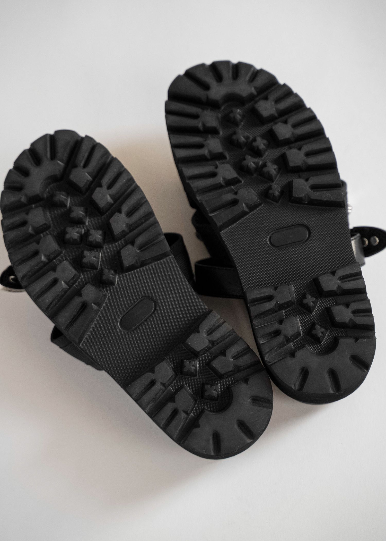 asymmetric bijou strap sandal (Black) / ビジューサンダル (ブラック) / 26SS