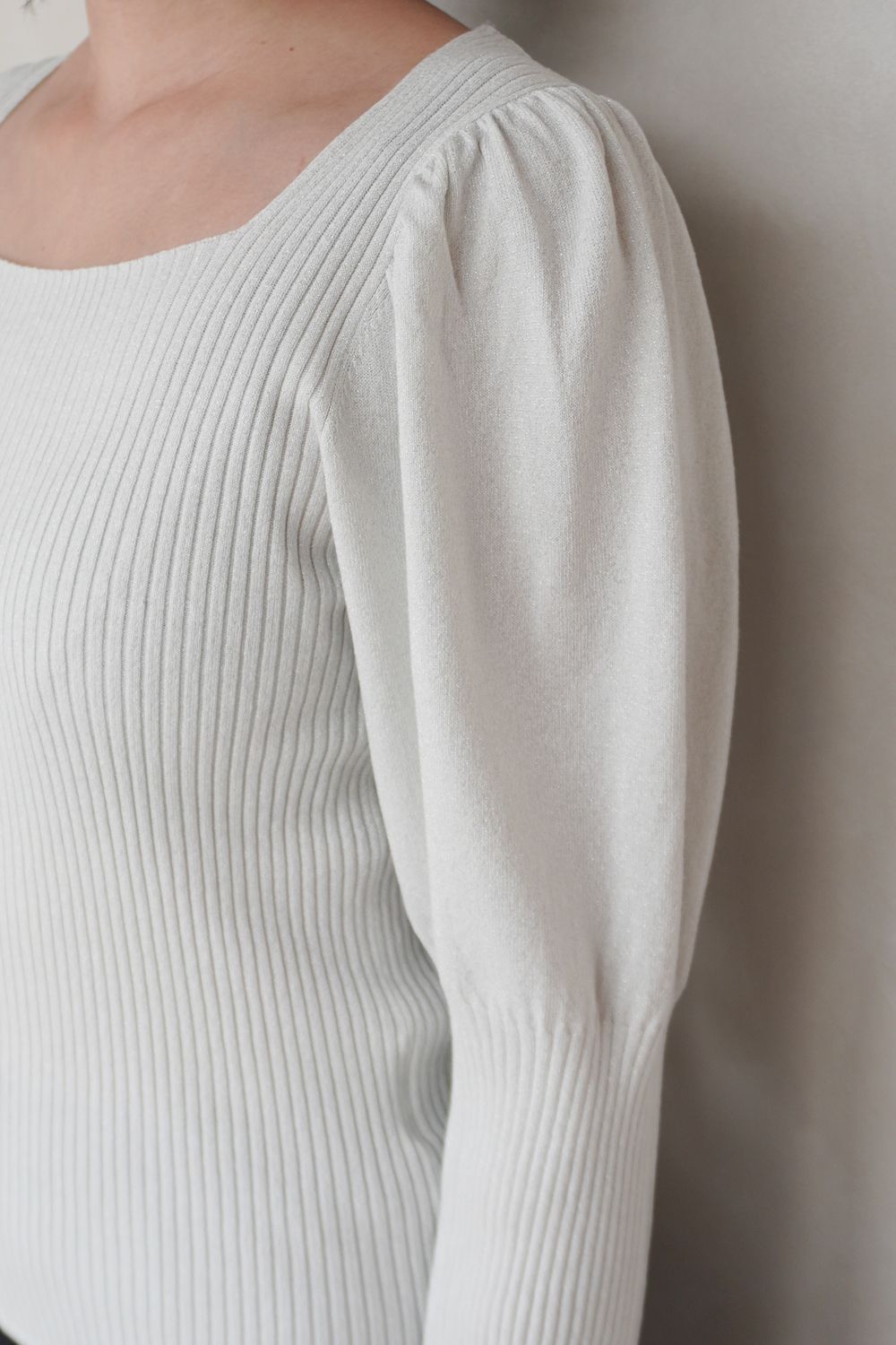 GLITTER KNIT VOLUME SLEEVE TOPS / ラメニットボリュームスリーブリブトップス (ライトグレー)