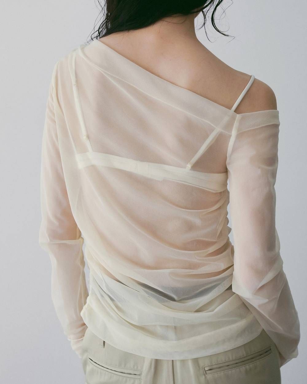 シアーオフショルダートップス (アイボリー) Sheer Offshoulder Tops (Ivory) /  26SS