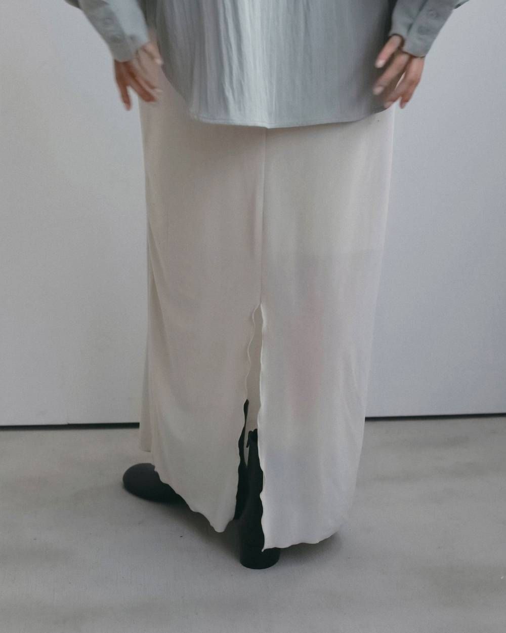 べロアペンシルスカート (アイボリー) Velour Pencil SK (Ivory) / 26AW 【6月29日まで期間限定予約】